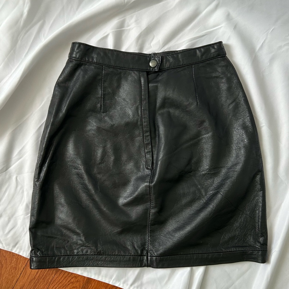 Vintage Black Leather Mini Skirt - Picture 4 of 6